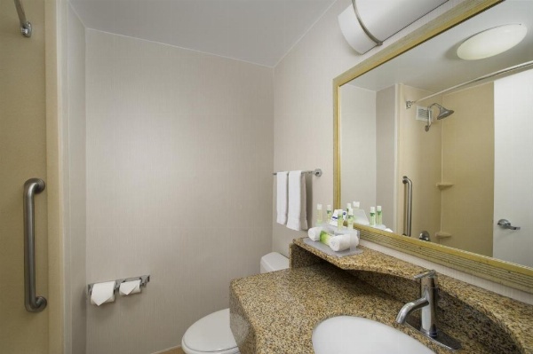 Holiday Inn Express Baltimore At The Stadiums by IHG image 16